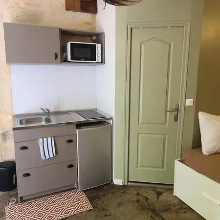 Apartment Au Coeur Historique De Montpellier, 2 Personnes Et Wifi Montpellier