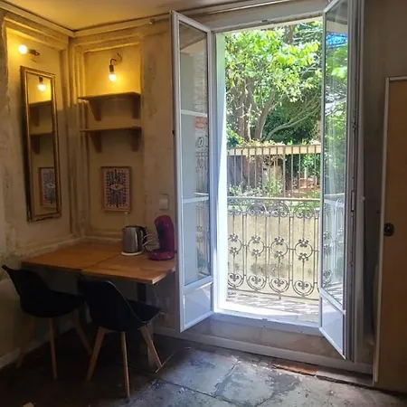 Appartamento Au Coeur Historique De Montpellier, 2 Personnes Et Wifi *